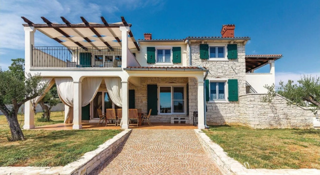 Stunning Home in Krnica With Wifi and 4 Bedrooms, Reserva ahora Casa o chalet Cabañas en Krnica, Cabaña
