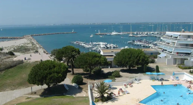 Семейный номер Standard с видом на бассейн Thalazur Port-Camargue - Hotel & Spa