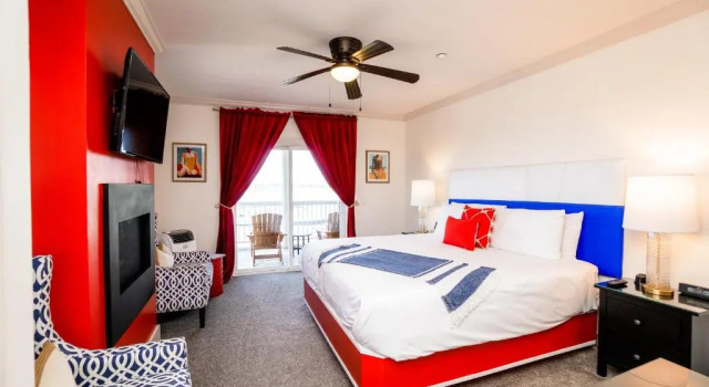 Номер Standard с видом на реку Regatta Inn
