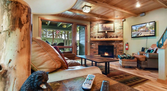 Beachfront Ski Cabin, Забронировать Дом для отпуска Отели Инклайн-Виллидж с бассейном, Бассейн
