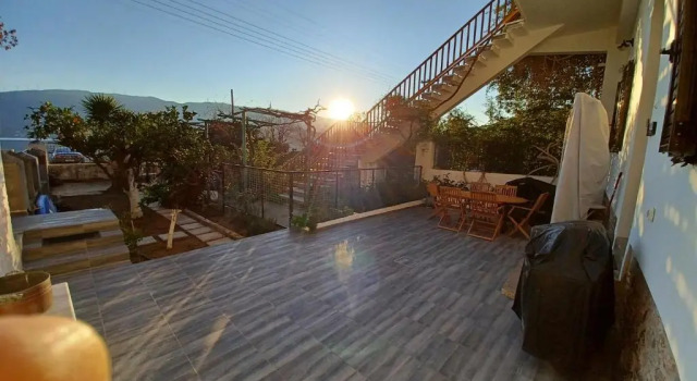 Коттедж с 2 комнатами Poros Seaside Suite