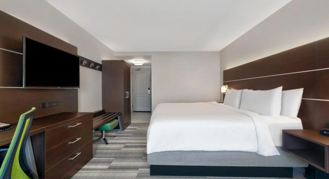 Номер Standard Holiday Inn Express Hotel & Suites Kansas City - Grandview by IHG