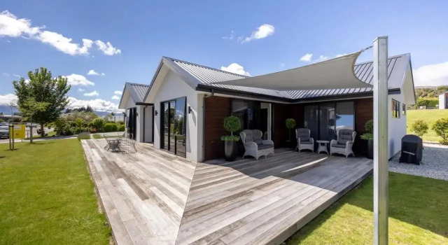 NIGE17 - Wanaka's Oasis Escape