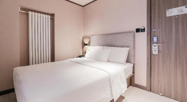 Hanting Hotel Beijing Tongren Hospital Chongwenmen Subway Station, Забронировать Отель Дунчэн Пекин, рядом с Улица Ванфуцзин