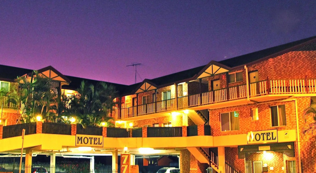 Airport Clayfield Motel, Забронировать Мотель Отели Клейфилд с парковкой, Парковка