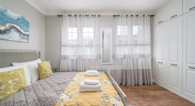 Коттедж Elegant 3Bedroom Retreat