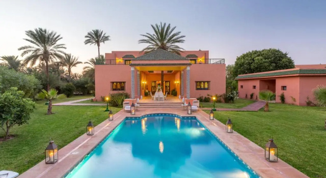 Вилла Prestige с 4 комнатами Domaine Rosaroum