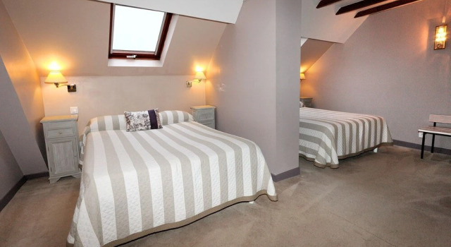 Четырёхместный семейный номер Standard CitHotel Hôtel Beauséjour