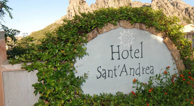SantAndrea, Rezervați Hotel Hoteluri în Emerald Coast cu piscină, Piscină