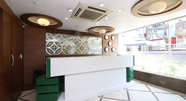 Capital O 1138 Hotel Emerald, Prenota Hotel Shibpur West Bengal