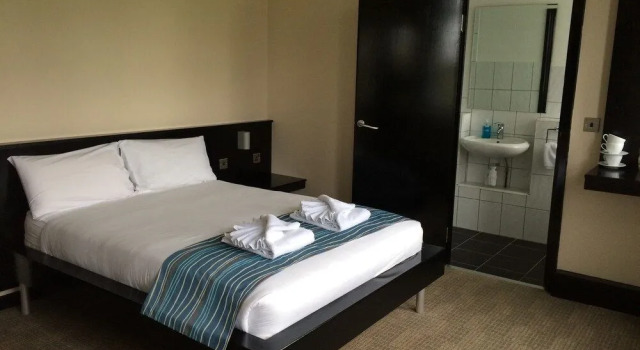 Twinwoods Guestrooms, Buchen Sie Hotel Bletsoe Großbritannien