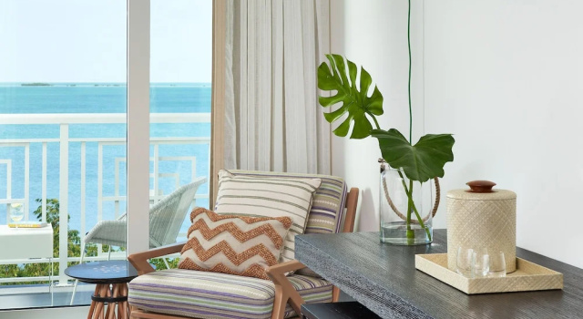 Четырёхместный номер Standard oceanfront Bakers Cay Resort Key Largo, Curio Collection By Hilton