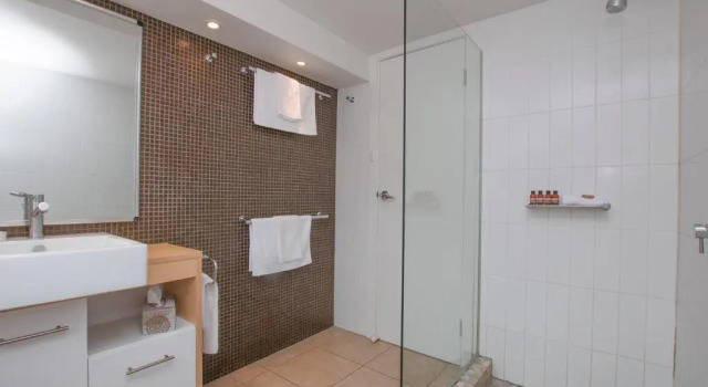 Апартаменты с 3 комнатами с видом на океан Byron Bay Beachfront Apartments