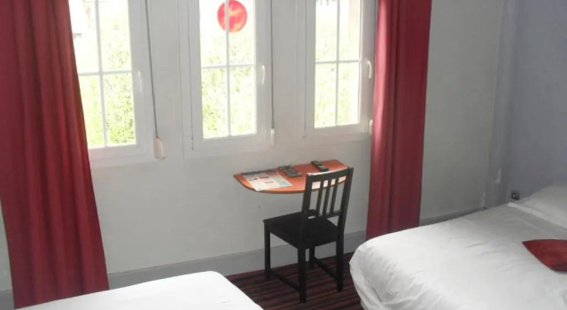 Номер Comfort Hôtel Latino Reims Centre