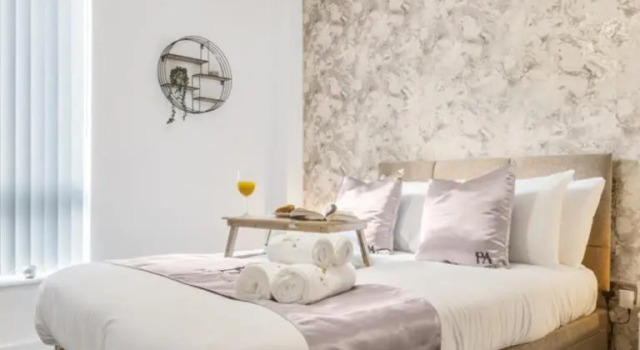 Апартаменты Pluxa Silver Den*****Premium one bedroom apartment in Digbeth with free secure car park