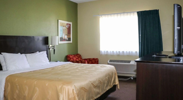 Двухместный номер Standard Quality Inn Evansville Eastland Area