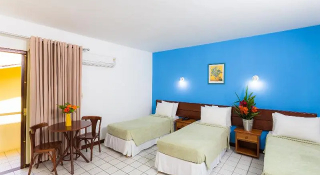 Трёхместный номер Standard с балконом Sunshine Praia Hotel