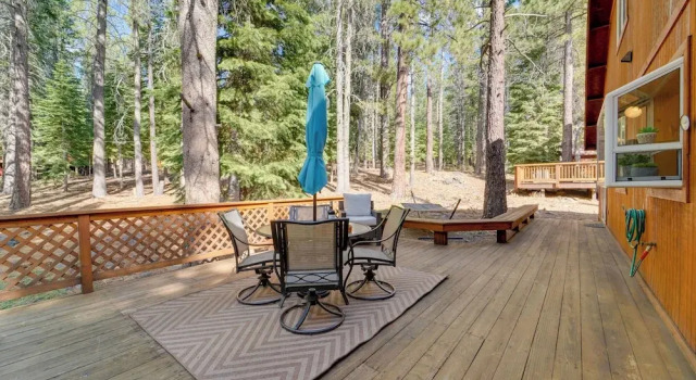 4 Mi to Downhill Ski Resort! Spacious Family Haven