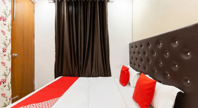 Hotel Kapoor Residency by OYO Rooms, Rezerwuj Hotel Mohali Punjab