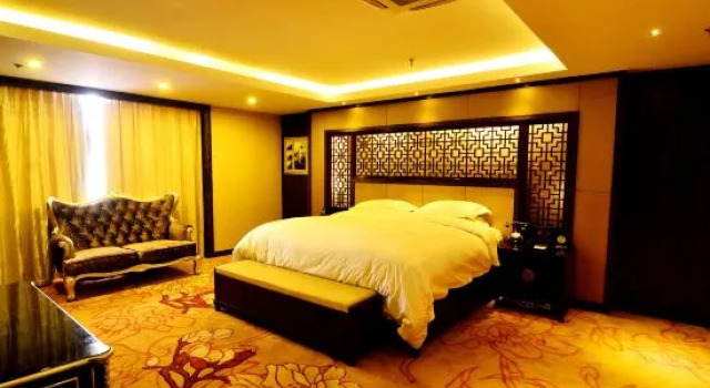 Люкс Deluxe Qiniwak Hotel Kashgar