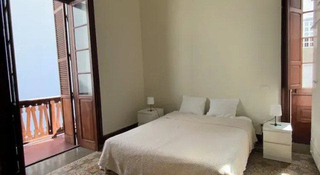 Casa Quesada Histórica, Забронировать Хостел Лас-Пальмас-де-Гран-Канария Гран-Канария, рядом с Каса-де-Колон