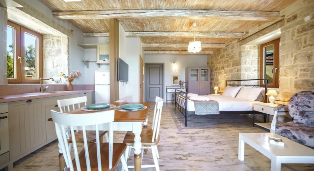 Люкс Deluxe с балконом Asion Lithos Villas & Suites with Private Pools
