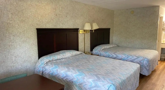 Четырёхместный номер Standard Riverfront Lodge