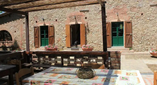 Country Holidays Borgo di Toiano, Prenota Hotel Hotel a Palaia con piscina, Piscina
