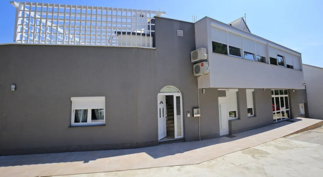 Deluxe Mkc Apartments