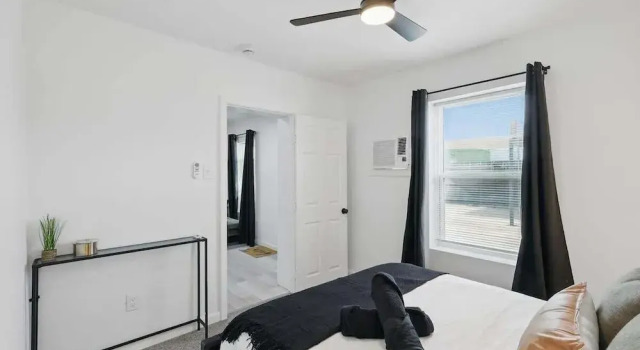 Modern 2BR Unit 3 With Hot Tub
