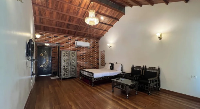 Номер Premium с балконом Anand Resort - A luxury Private Pool Resort in Nashik
