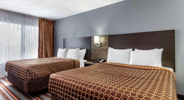 Четырёхместный номер Standard Quality Inn & Suites Sulphur Springs