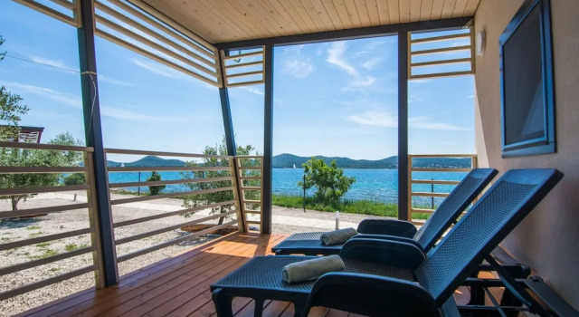 Mobile Home Plumeria 2, Забронировать Дом для отпуска Отели Биоград-на-Мору с парковкой, рядом с Частный Пляж «Кемп Сенди», Парковка