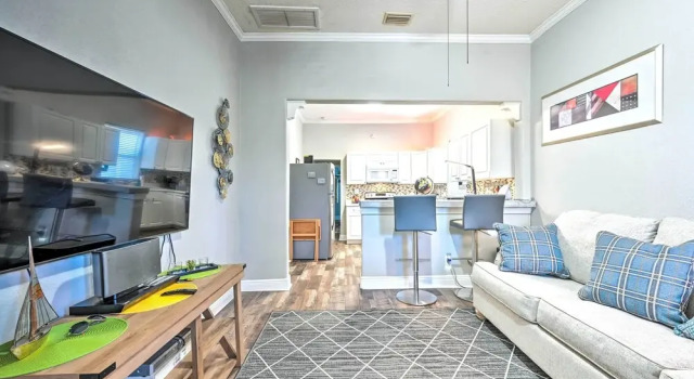 Updated Ybor City Duplex ~ 1/2 Mi to Seventh Ave!