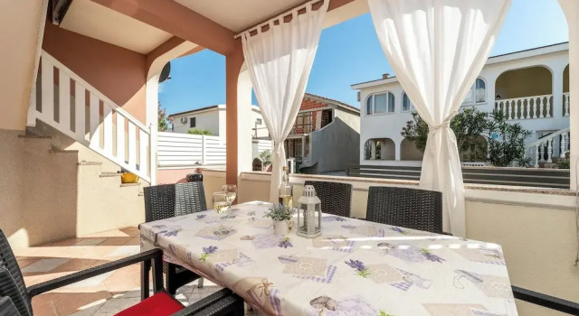 Апартаменты Standard Apartment Sinanovic 2