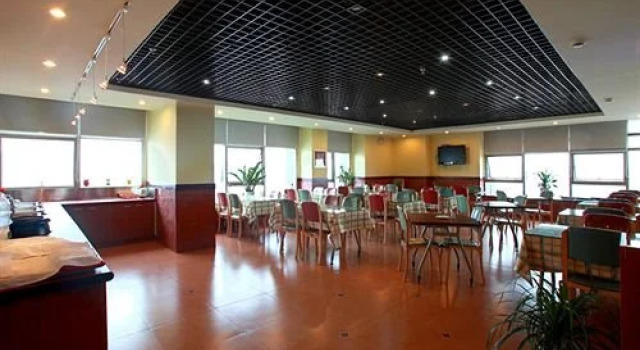 Hangzhou Home Inn Binwen Hotel
