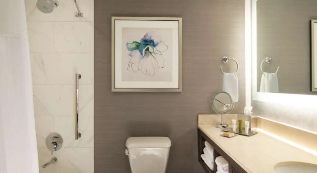 Четырёхместный номер Standard Hilton Atlanta/Marietta Hotel & Conference Center