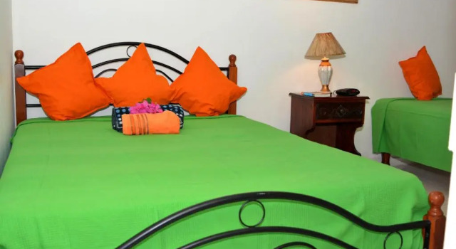 Paradise Palms Jamaica Vacation Rental, Book Hotel Hoteller i Montego Bay Coast med parkering, Parkering