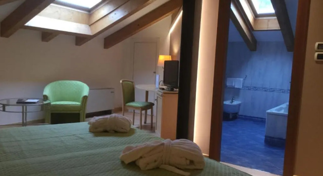 Полулюкс Hotel Luis