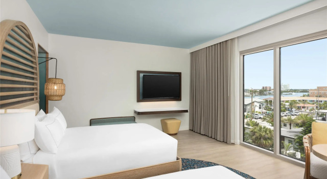 Четырёхместный номер Standard с видом на город The Hiatus Clearwater Beach, Curio Collection By Hilton
