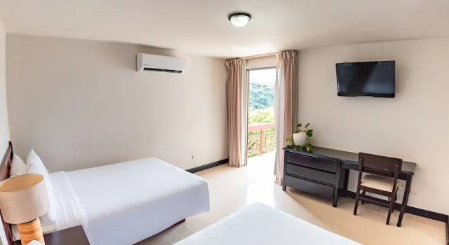 Семейный номер Standard с балконом и с видом на сад Villas Sol Beach Resort