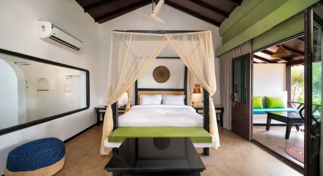 Шале Goa Crescent Resort - A Hilltop Seaview Escape