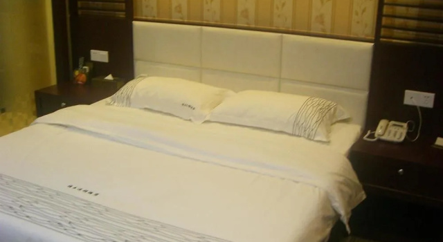 Guangzhou Junyi Apartment Hotel (Zhongcun)(广州俊逸·轻居酒店（钟村店))