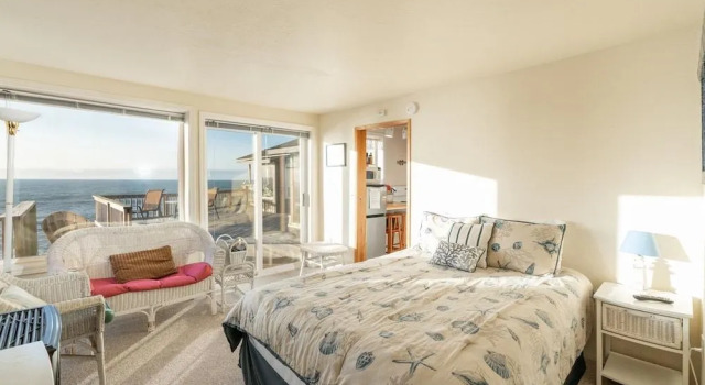 Whale Pointe 2 Br cottage by RedAwning, Prenota Casa vacanze Otter Rock 