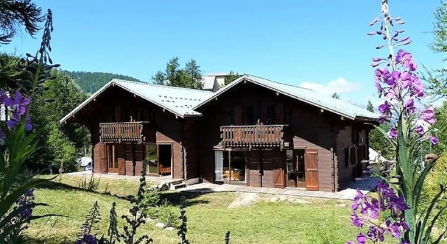 Коттедж с 6 комнатами CASA Forêt Blanche Magnifique CHALET 13 personnes à RISOUL