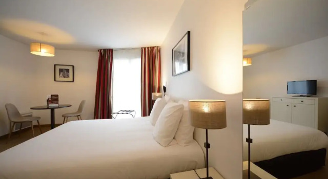 Номер Superior Hotel Cerise Chatou