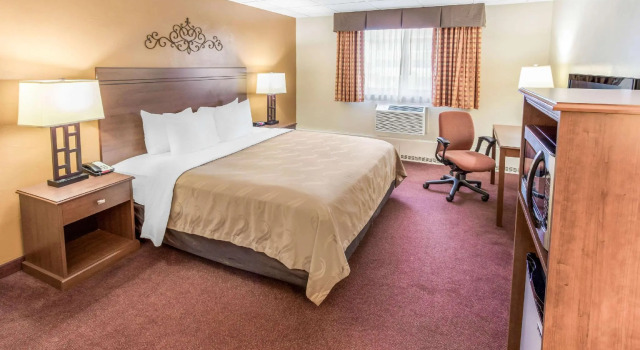 Двухместный люкс Quality Inn & Suites Green Bay Downtown