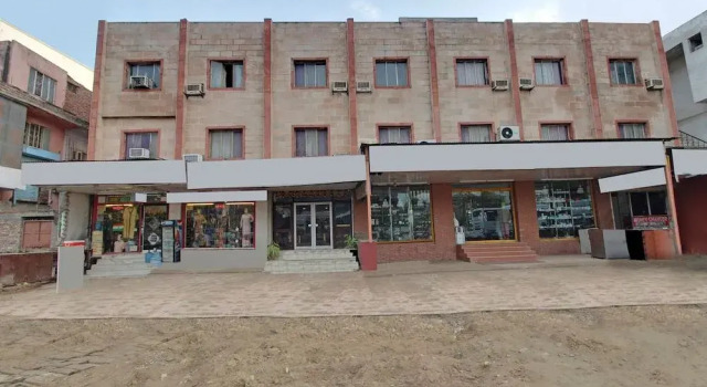 OYO 29077 Hotel Ratandeep