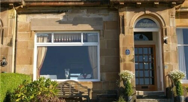 The Ardyne Guest House, Забронировать Отель Ротсей Isle of Bute, рядом с Сад Арденкрейг