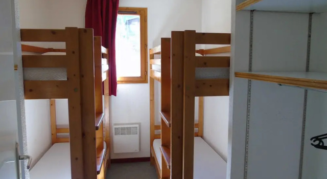 Lou Services Apartment CB18 LSI 001